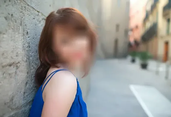 Claudia, 40