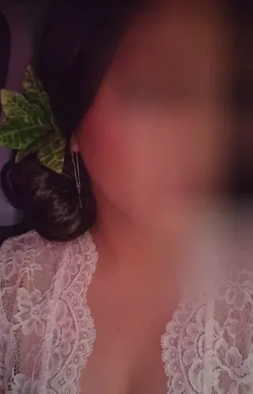 Emma, 35