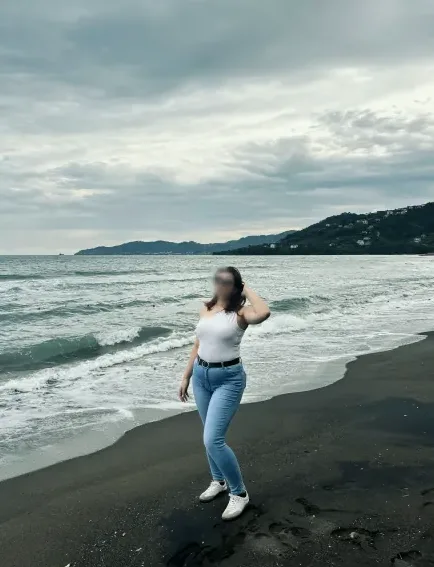 Fiona, 21
