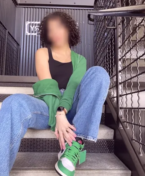 Isabell, 20