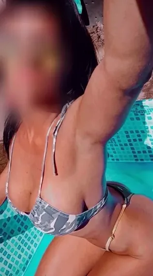 Isabell, 32