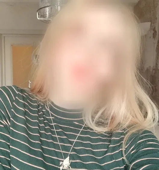Juliane, 19