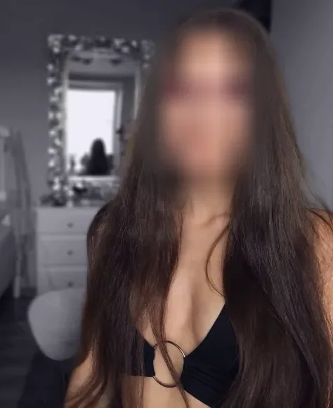 Lotta, 28