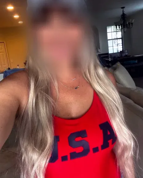 Luisa, 38