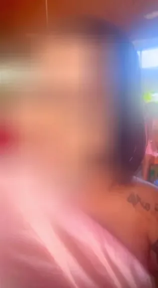 Melanie, 33