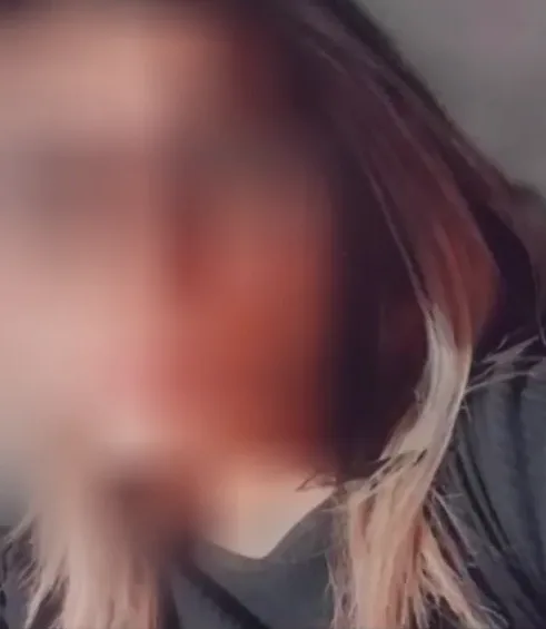 Sabrina, 30