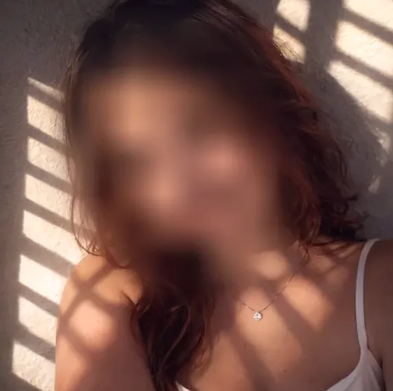 Sabrina, 23