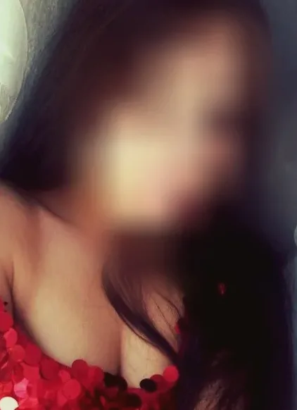 Sarah, 30