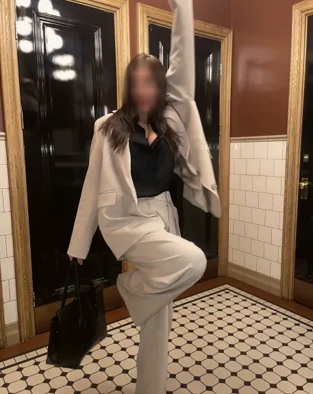 Vanessa, 29